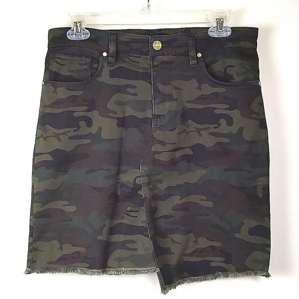 Sanctuary Camo Asymmetrical Frayed Hem Mini Skirt Size 28
